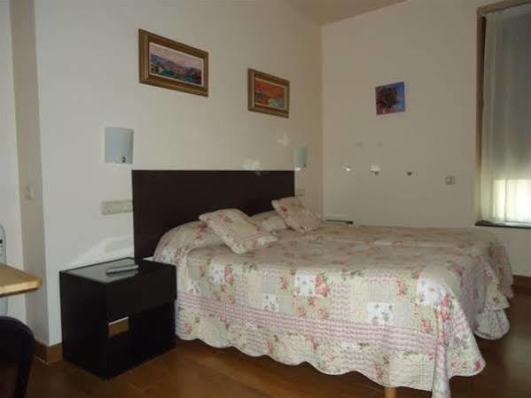 Pension Atxiki San Sebastian Buitenkant foto